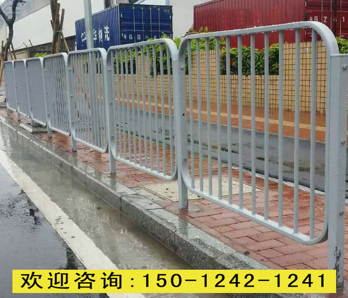 城市交通护栏厂家 人行道公路围栏 珠海港式围栏 交通护栏 公路围栏 港式护栏